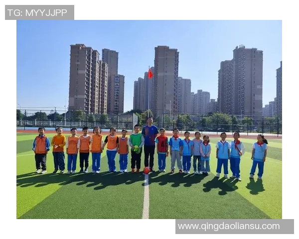 绿茵场上巨星潇洒突破瞬间尽显速度与力量之美